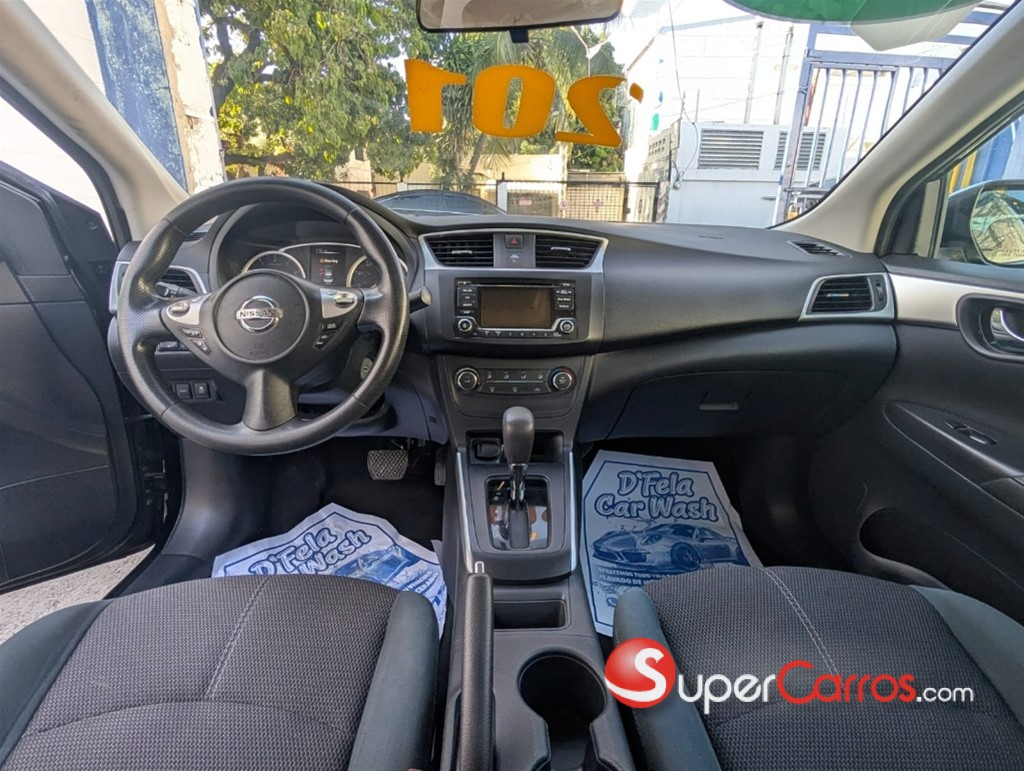 2018 Nissan Sentra SV — foto 10 / 12