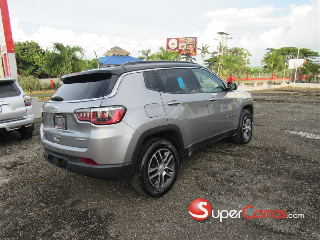 2018 Jeep Compass Latitude — foto 3 / 12