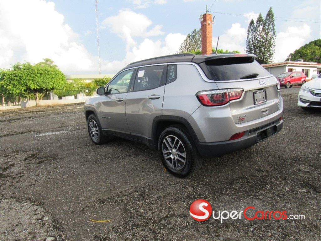 2018 Jeep Compass Latitude — foto 4 / 12