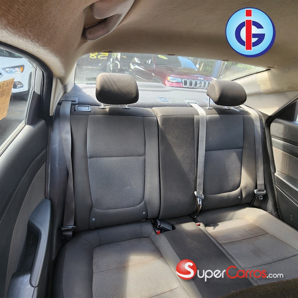 2019 Hyundai Accent SE — foto 8 / 12