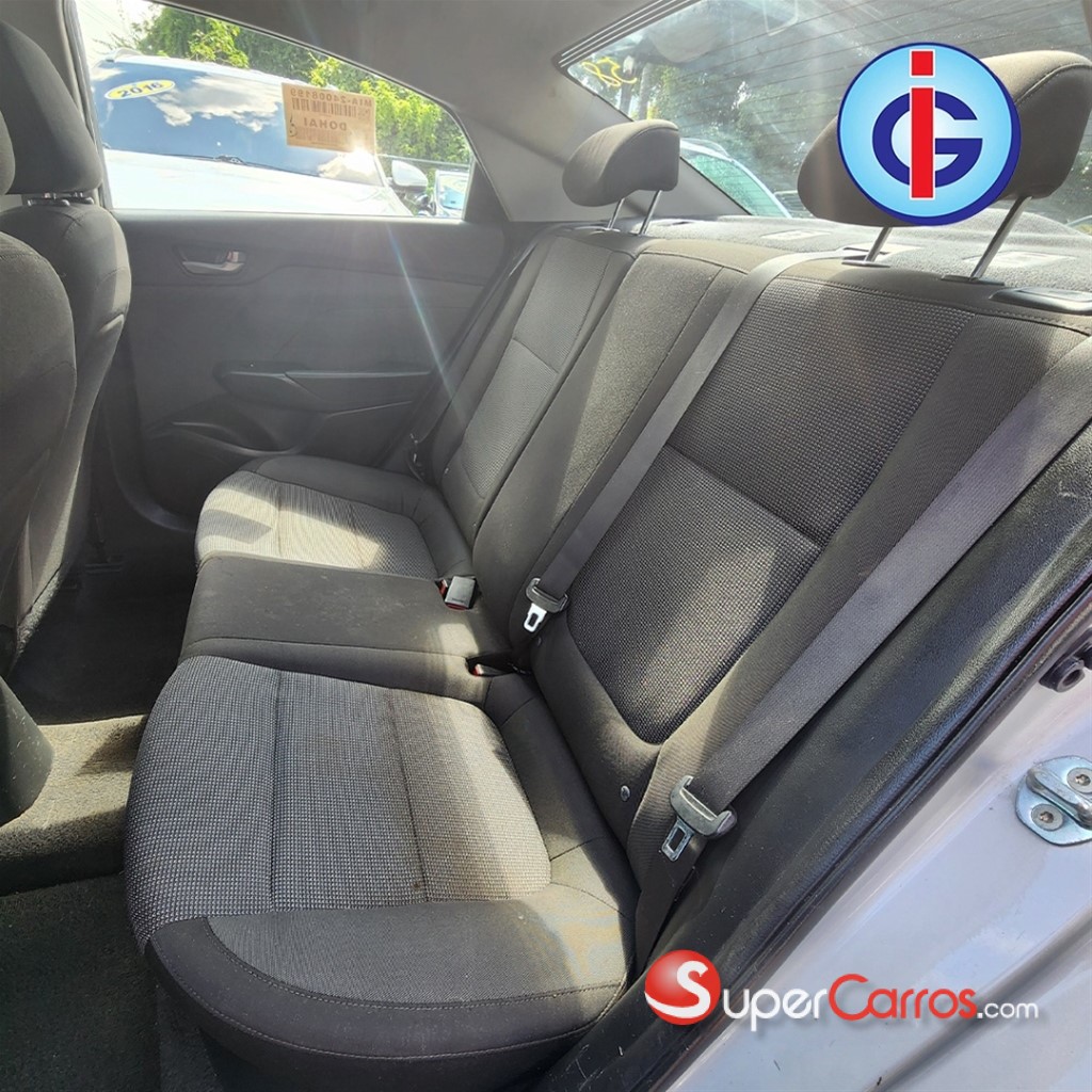 2019 Hyundai Accent SE — foto 10 / 12