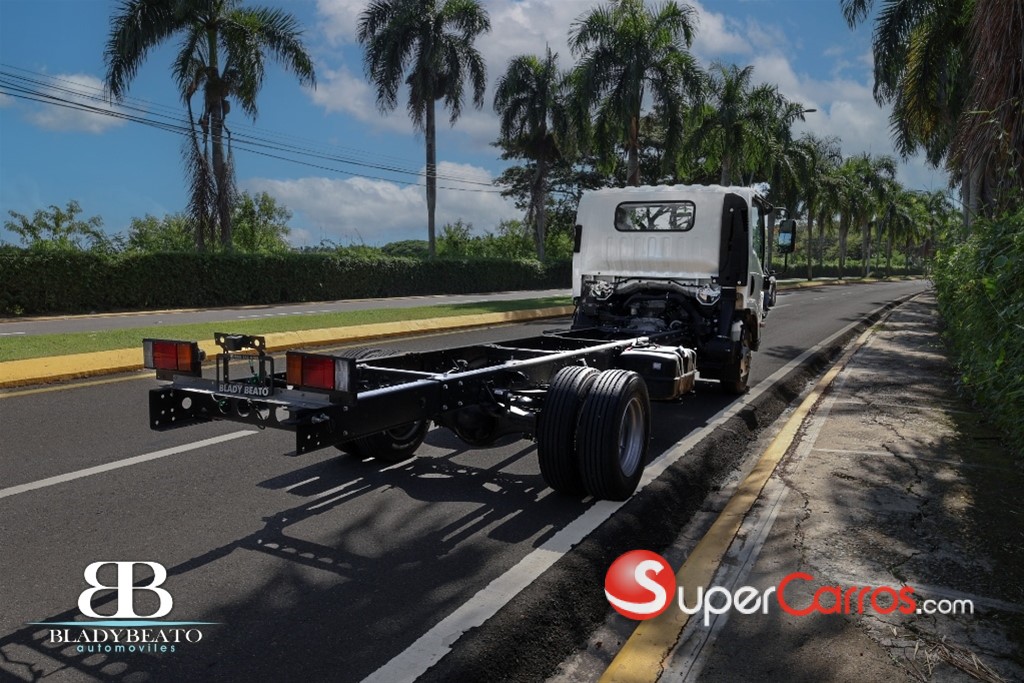 2025 Isuzu NQR 18 Pies — foto 8 / 10