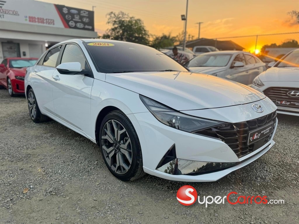 2021 Hyundai Avante Luxury — foto 5 / 12