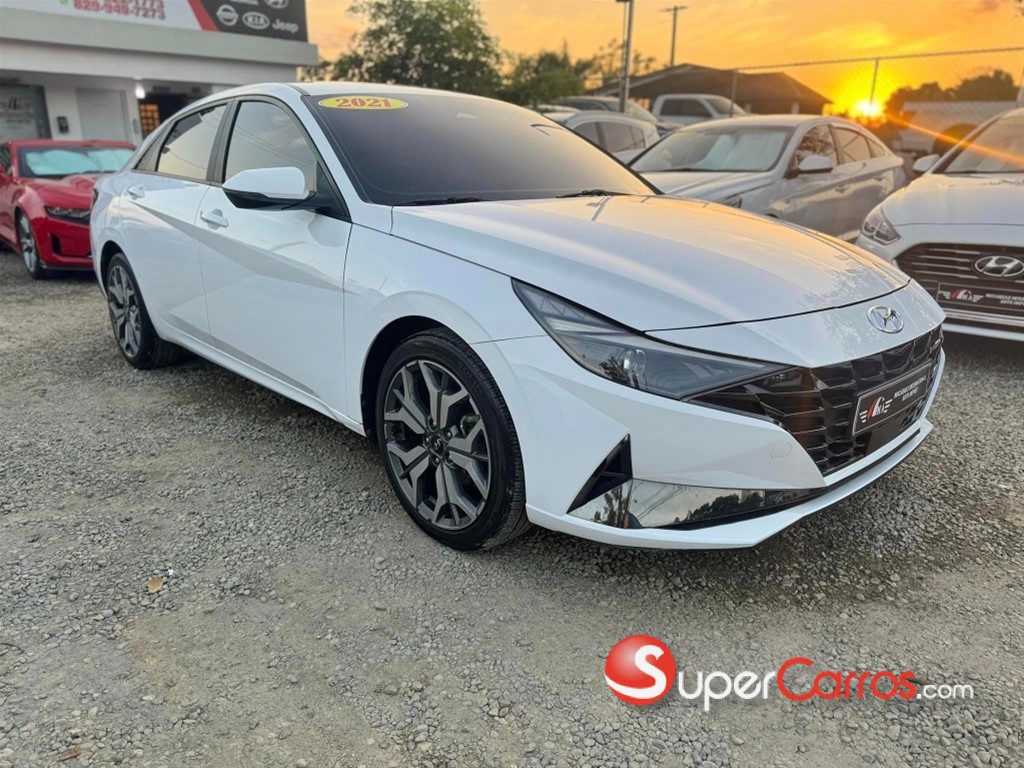 2021 Hyundai Avante Luxury — foto 9 / 12