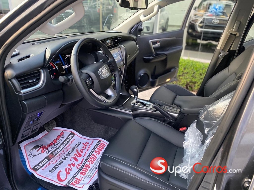 2026 Toyota Fortuner SRV TSS — foto 6 / 9