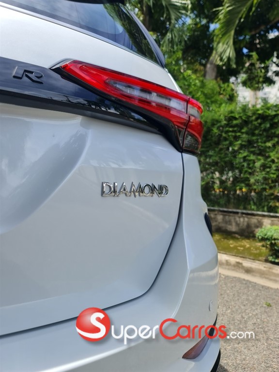 2025 Toyota Fortuner DIAMOND — foto 5 / 8