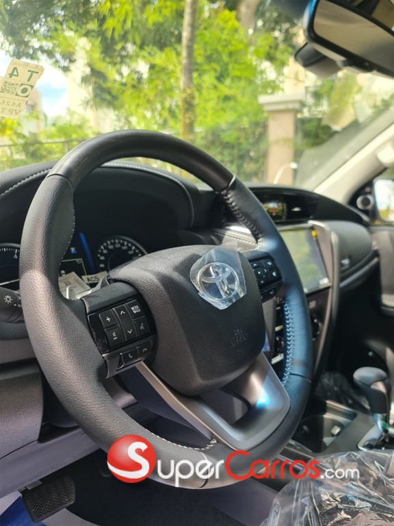 2025 Toyota Fortuner DIAMOND — foto 6 / 8