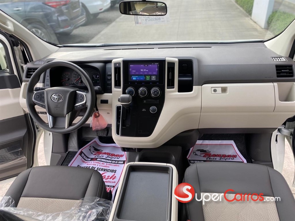 2026 Toyota Hiace GL — foto 5 / 9