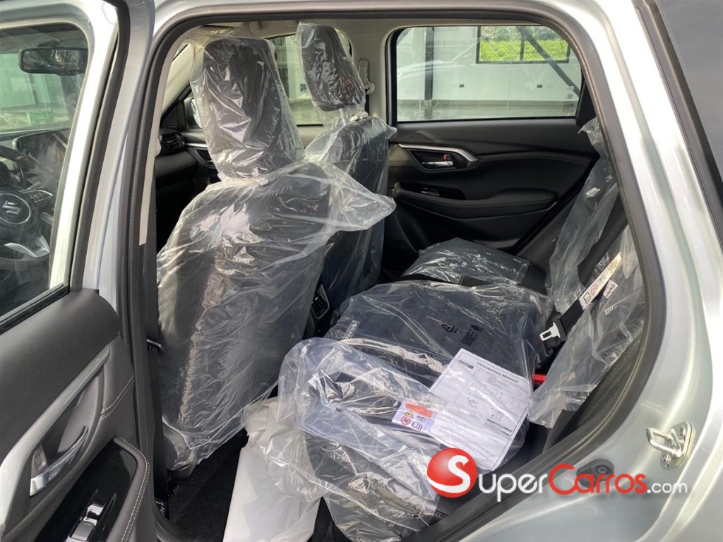 2025 Suzuki Grand Vitara GLX — foto 8 / 11