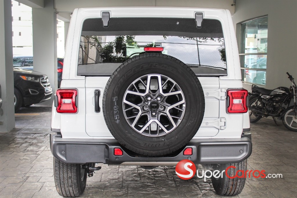 2026 Jeep Wrangler Unlimited Sahara — foto 2 / 9