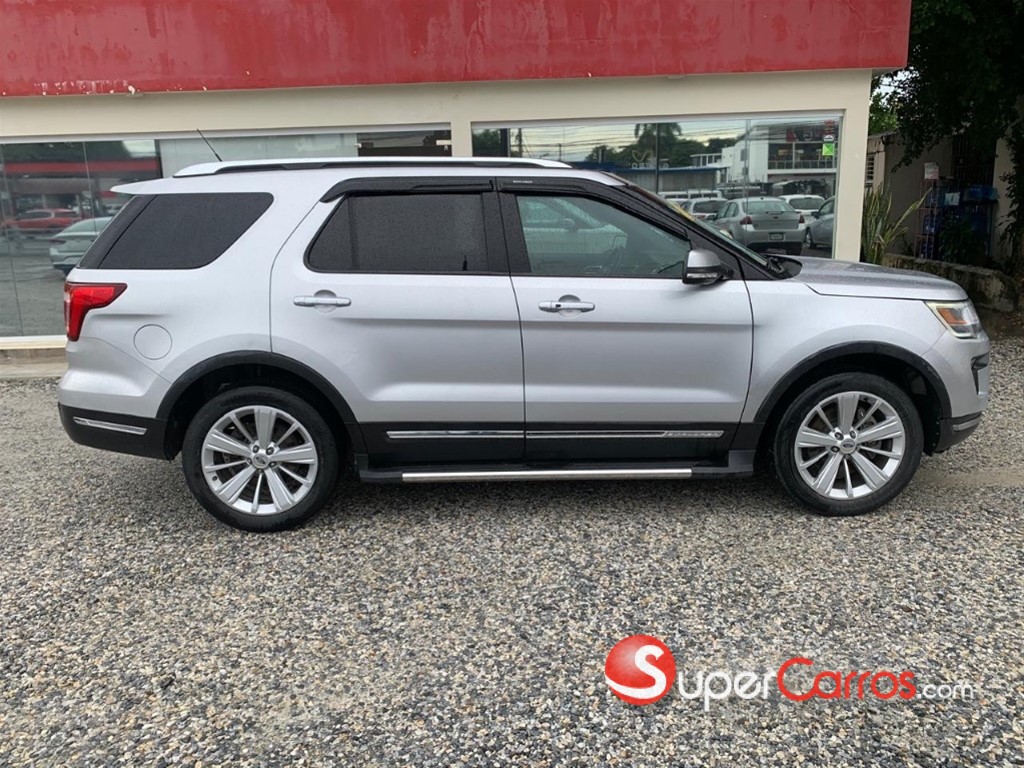 2019 Ford Explorer Limited — foto 8 / 10