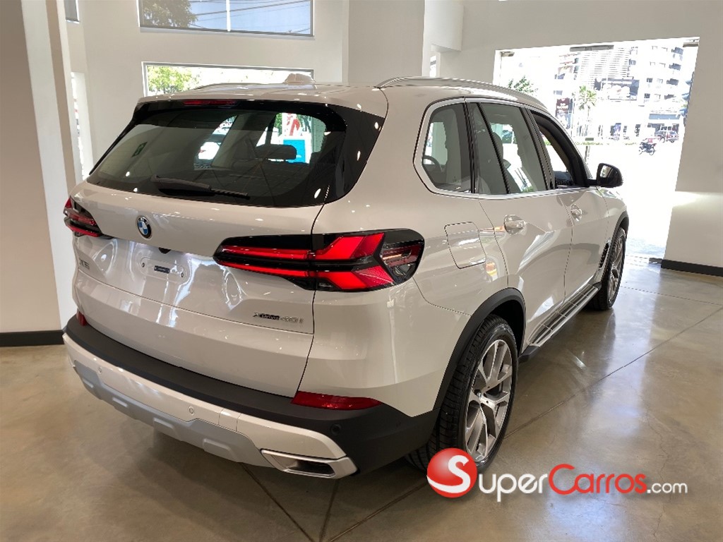 2025 BMW X 5 XDRIVE 40i — foto 3 / 9