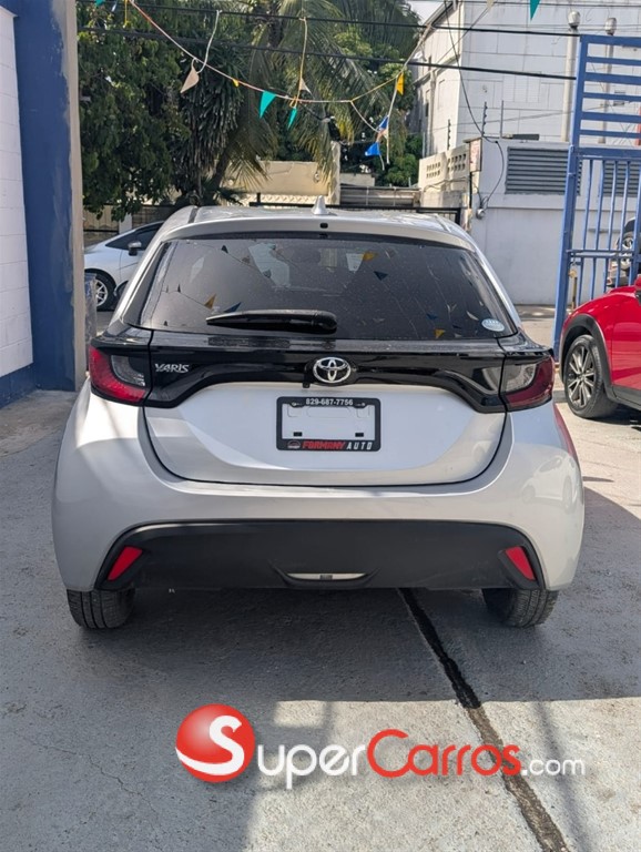2021 Toyota Yaris — foto 8 / 12