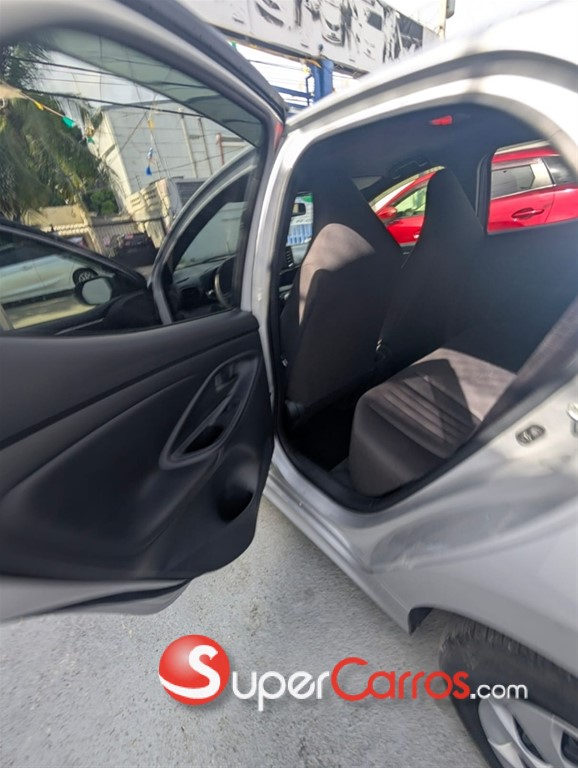 2021 Toyota Yaris — foto 10 / 12