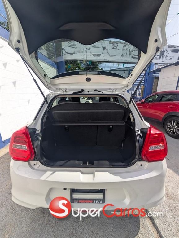 2020 Suzuki Swift RS Sport — foto 4 / 12
