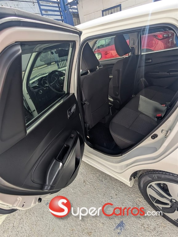 2020 Suzuki Swift RS Sport — foto 7 / 12