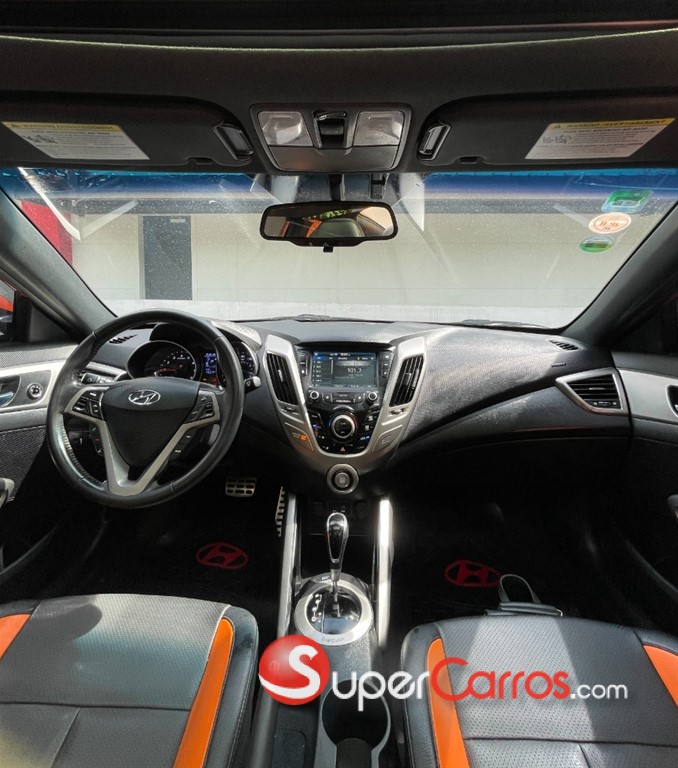 2016 Hyundai Veloster — foto 9 / 10