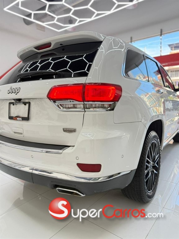 2017 Jeep Grand Cherokee SUMMIT — foto 7 / 10