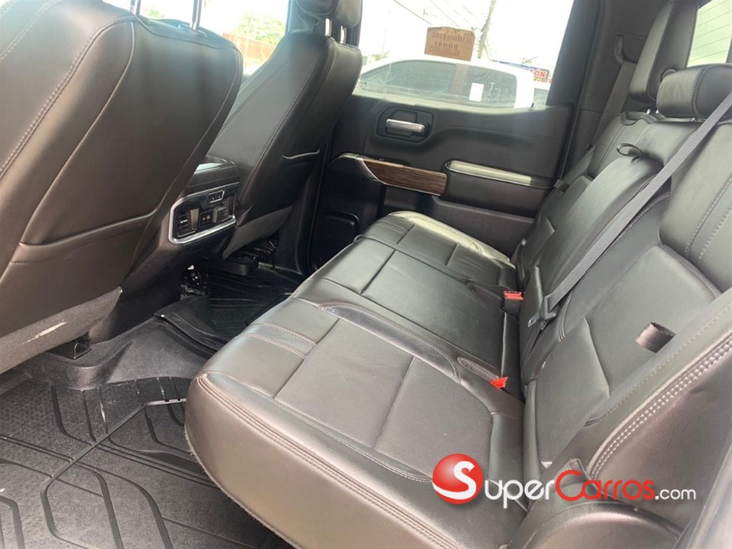 2019 Chevrolet Silverado High Country — foto 7 / 9
