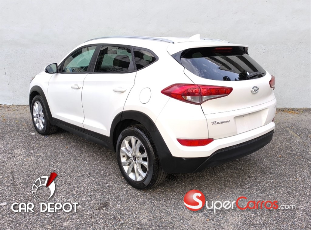 2018 Hyundai Tucson SE — foto 4 / 10