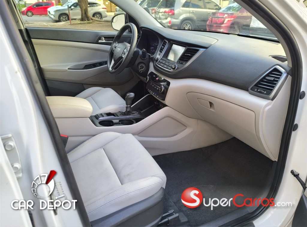 2018 Hyundai Tucson SE — foto 8 / 10