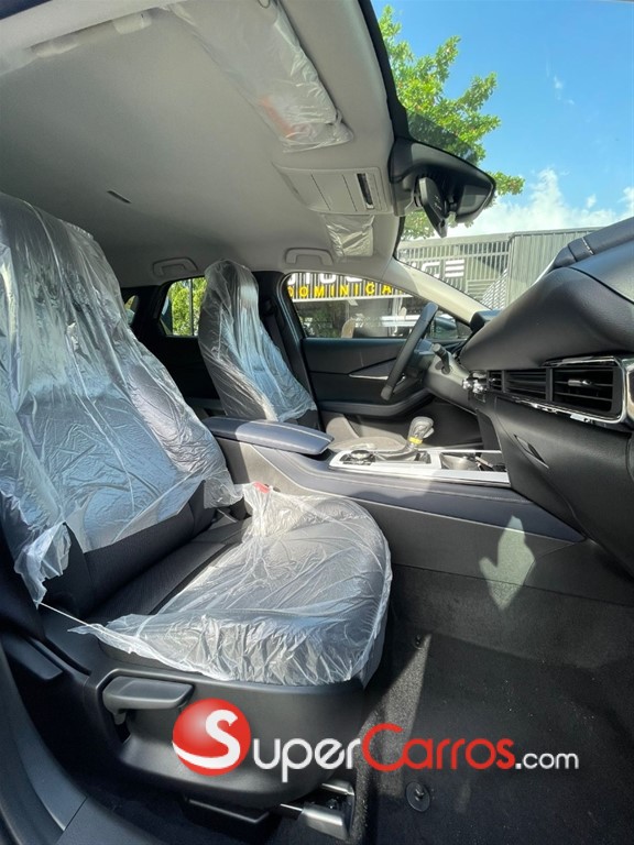 2027 Mazda CX-30 — foto 8 / 12