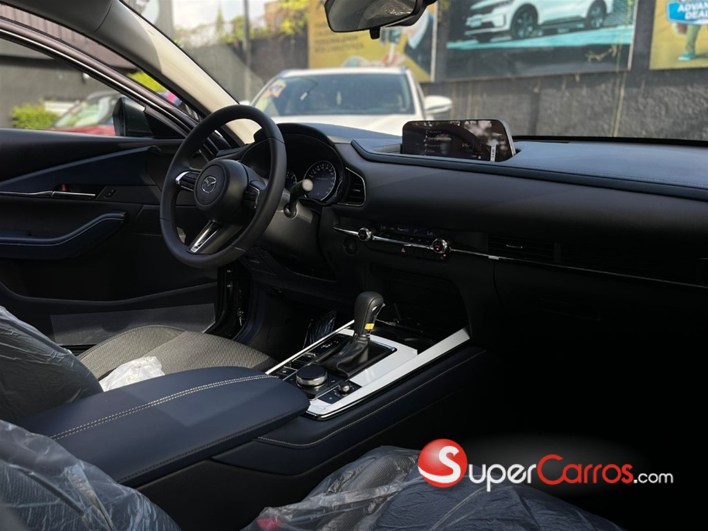 2027 Mazda CX-30 — foto 10 / 12