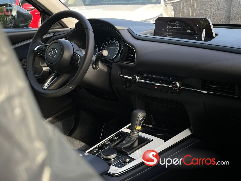 2027 Mazda CX-30 — foto 11 / 12