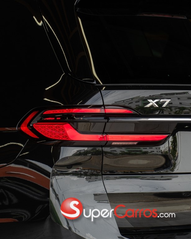 2024 BMW X 7 XDRIVE 40i — foto 7 / 10