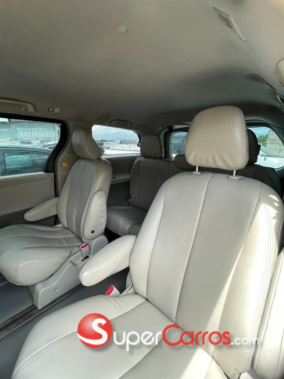 2013 Toyota Sienna — foto 9 / 9