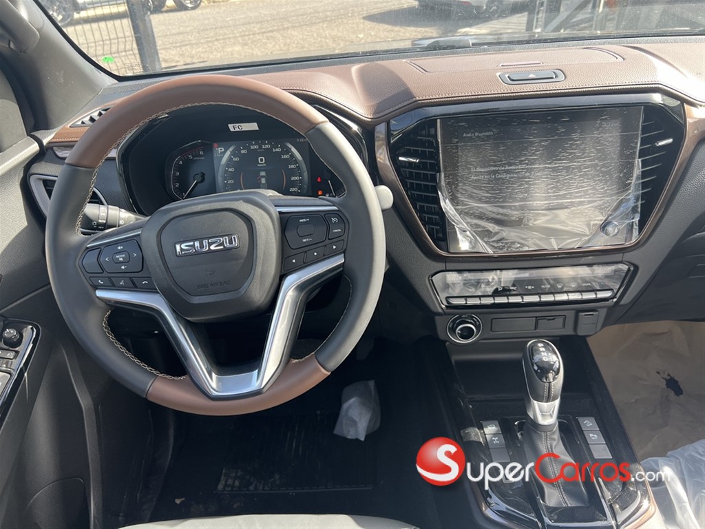 2027 Isuzu DMAX — foto 8 / 9