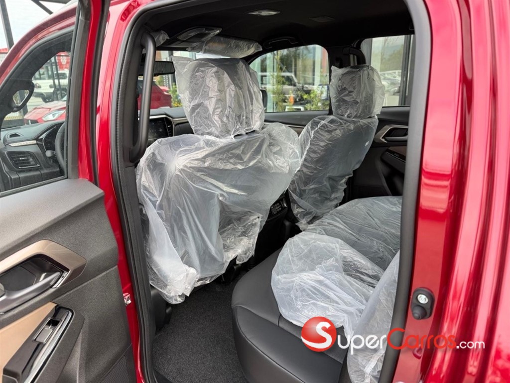 2027 Isuzu DMAX LSE — foto 9 / 10