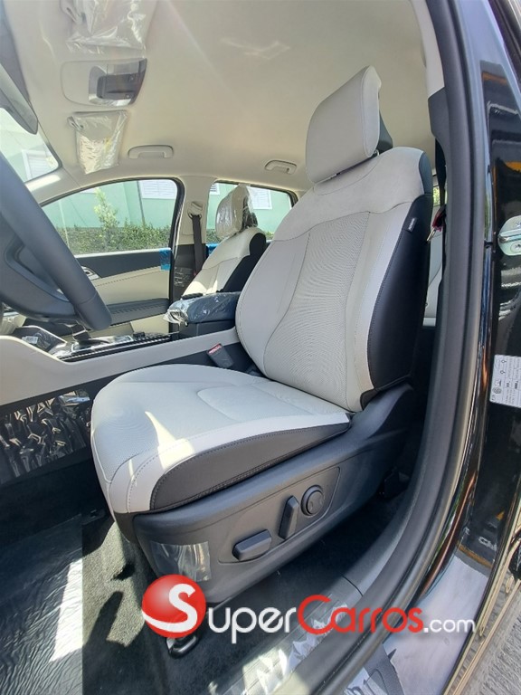 2026 Kia Sportage Luxury — foto 8 / 12