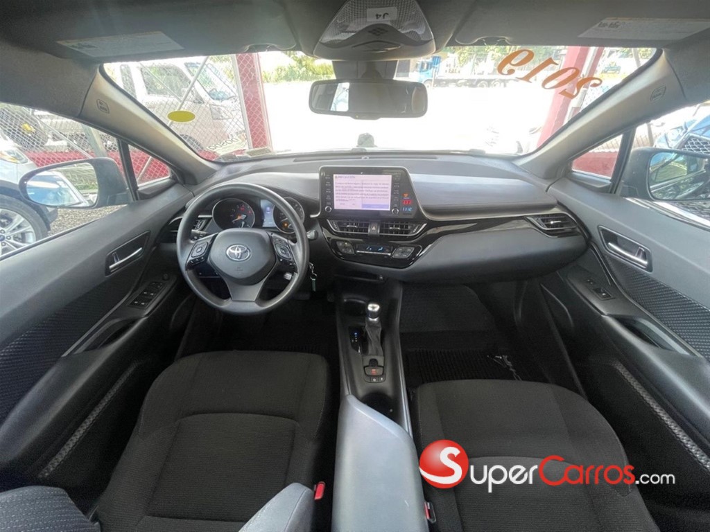 2019 Toyota C-HR — foto 8 / 12