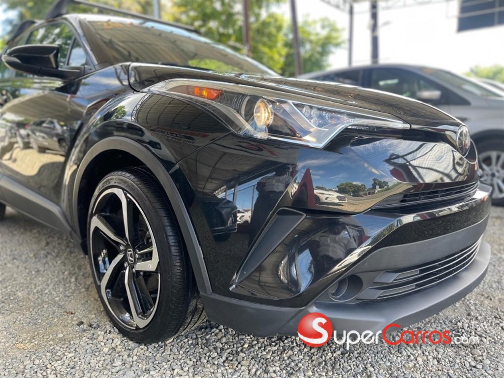 2019 Toyota C-HR — foto 9 / 12