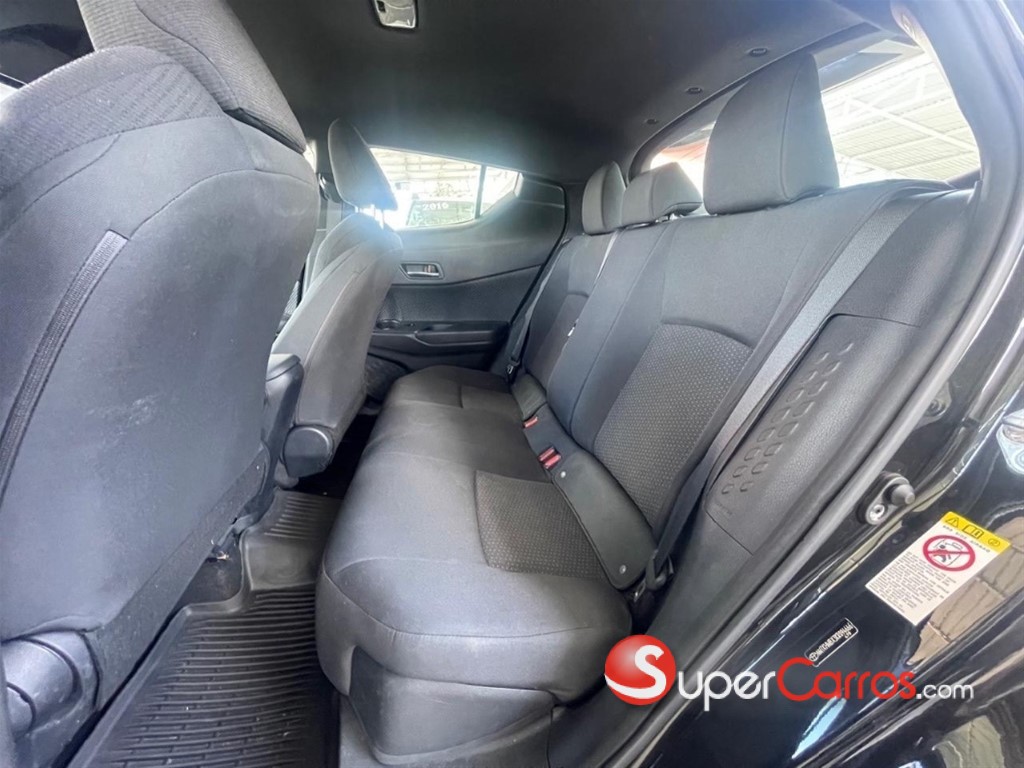 2019 Toyota C-HR — foto 12 / 12