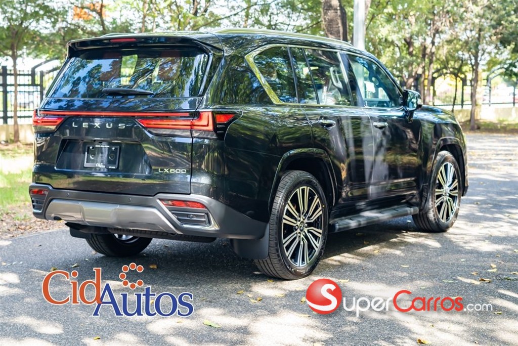 2026 Lexus LX 600 URBAN — foto 4 / 12