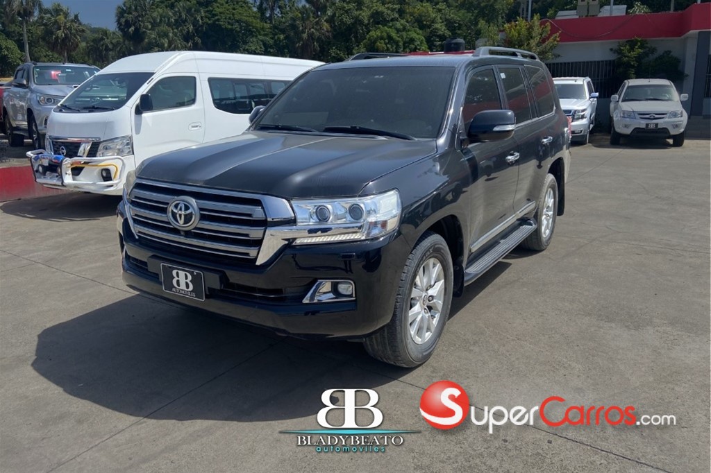 2016 Toyota Land Cruiser
