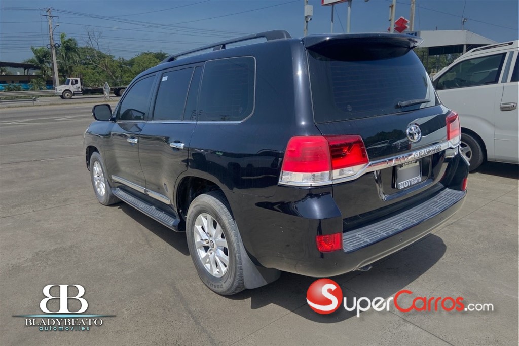 2016 Toyota Land Cruiser — foto 2 / 12