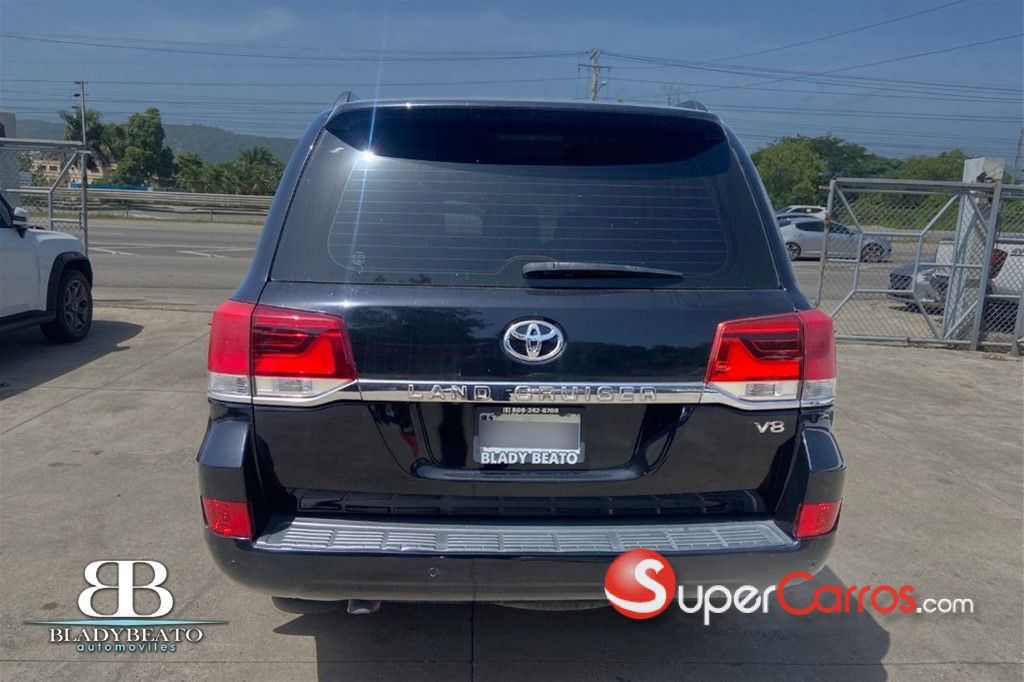 2016 Toyota Land Cruiser — foto 4 / 12
