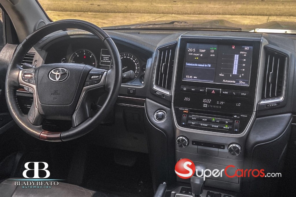 2016 Toyota Land Cruiser — foto 5 / 12