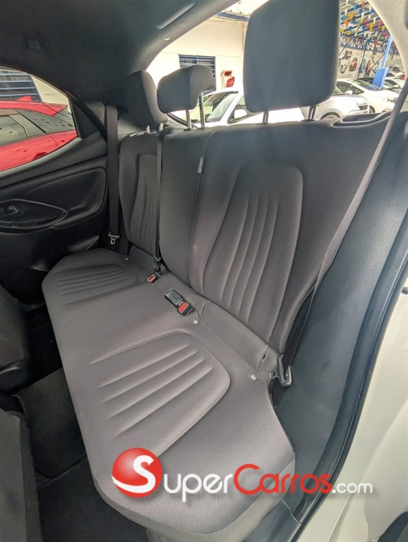 2021 Toyota Yaris — foto 11 / 12