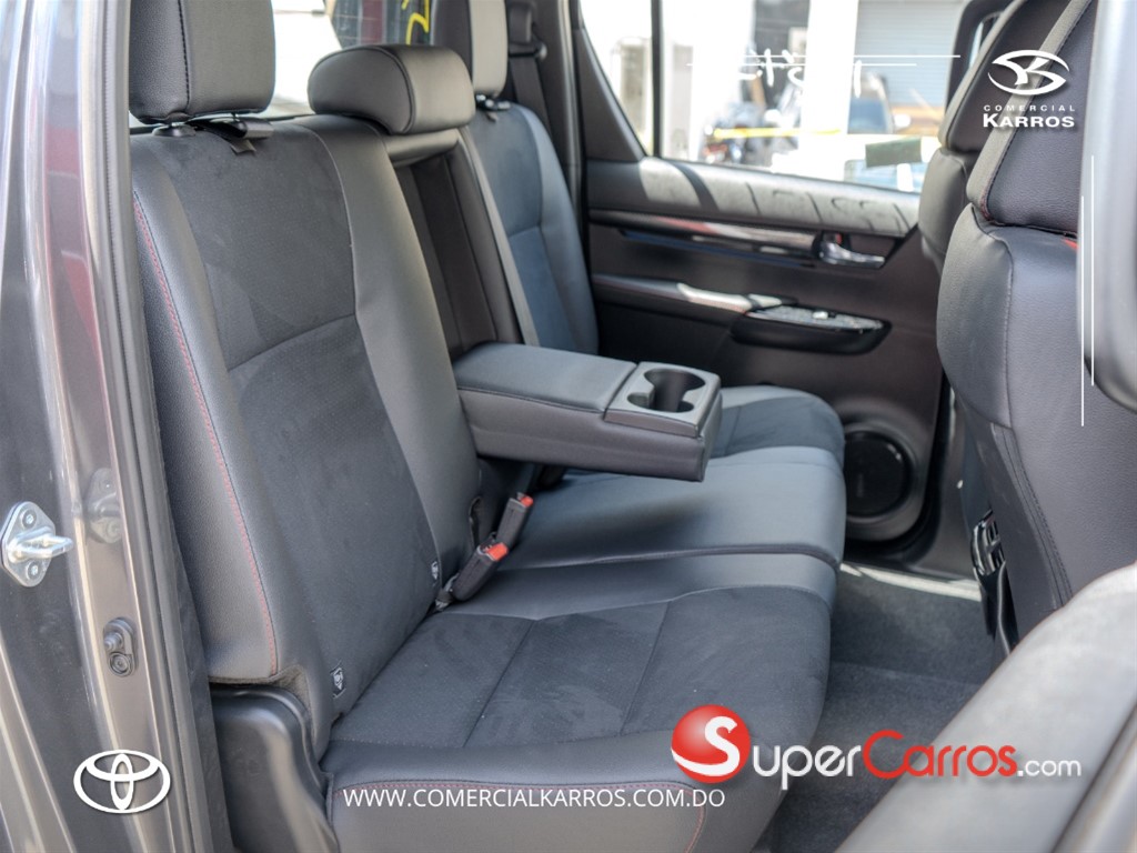 2026 Toyota Hilux GR Sport — foto 6 / 11
