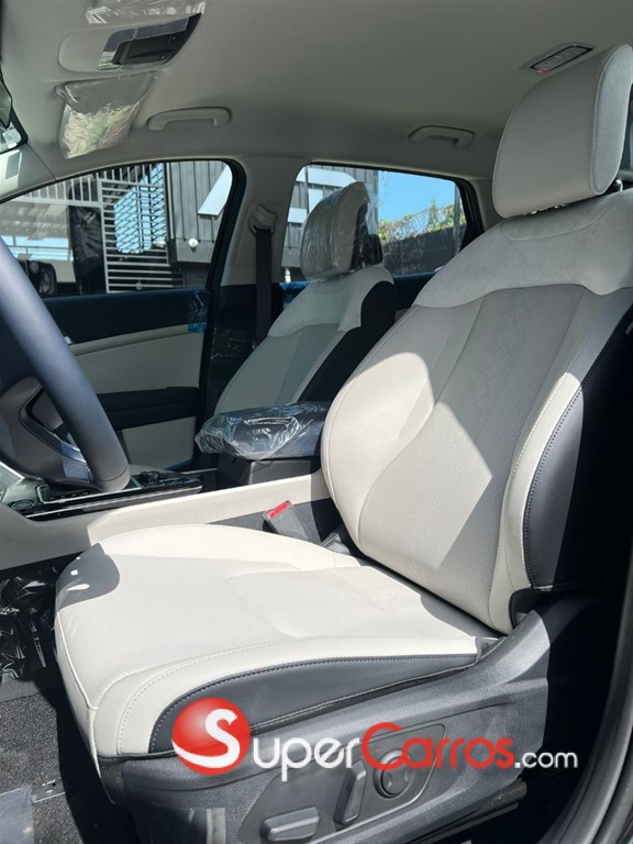 2026 Kia Sportage Luxury — foto 8 / 12