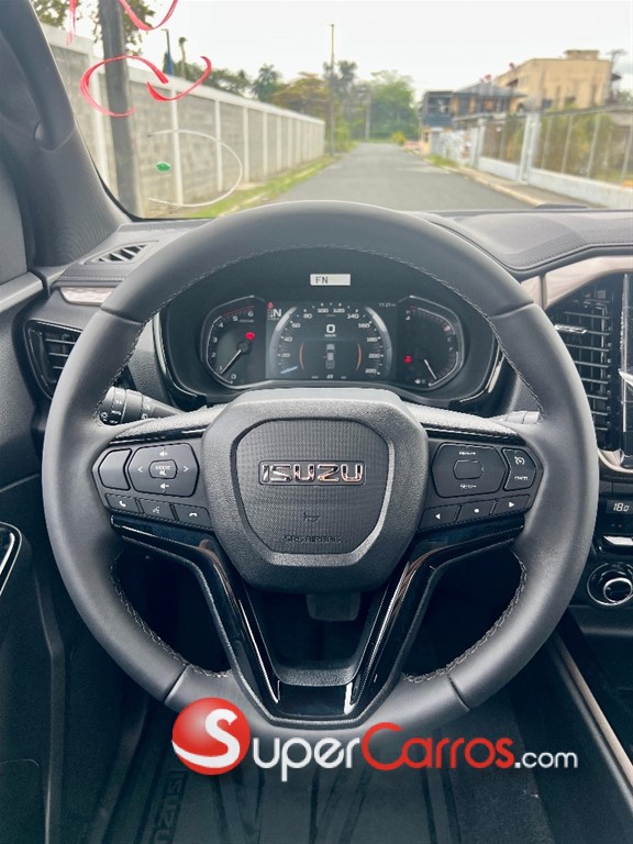 2027 Isuzu DMAX LSE — foto 10 / 11
