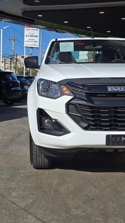 2027 Isuzu DMAX — foto 3 / 12