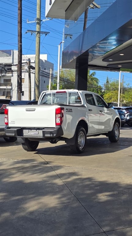 2027 Isuzu DMAX — foto 5 / 12