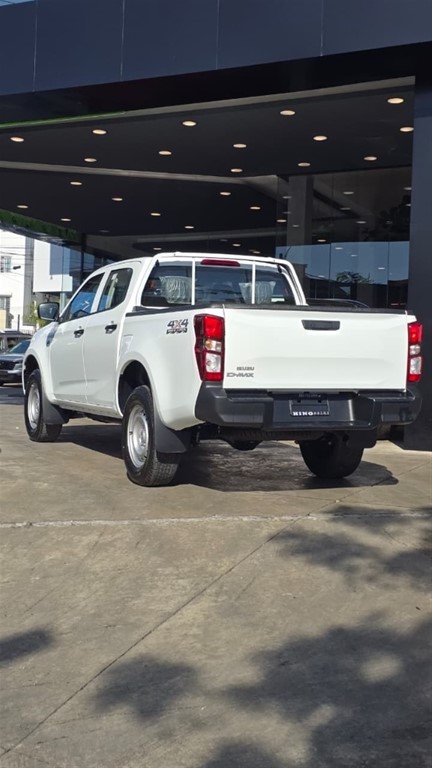 2027 Isuzu DMAX — foto 7 / 12