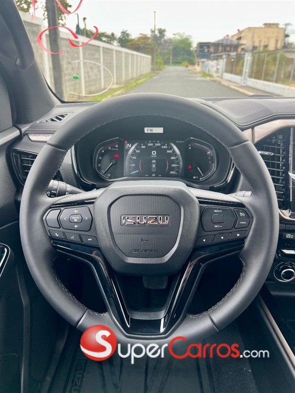 2027 Isuzu DMAX LSE — foto 7 / 12
