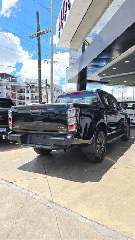 2027 Isuzu DMAX LSE — foto 4 / 12